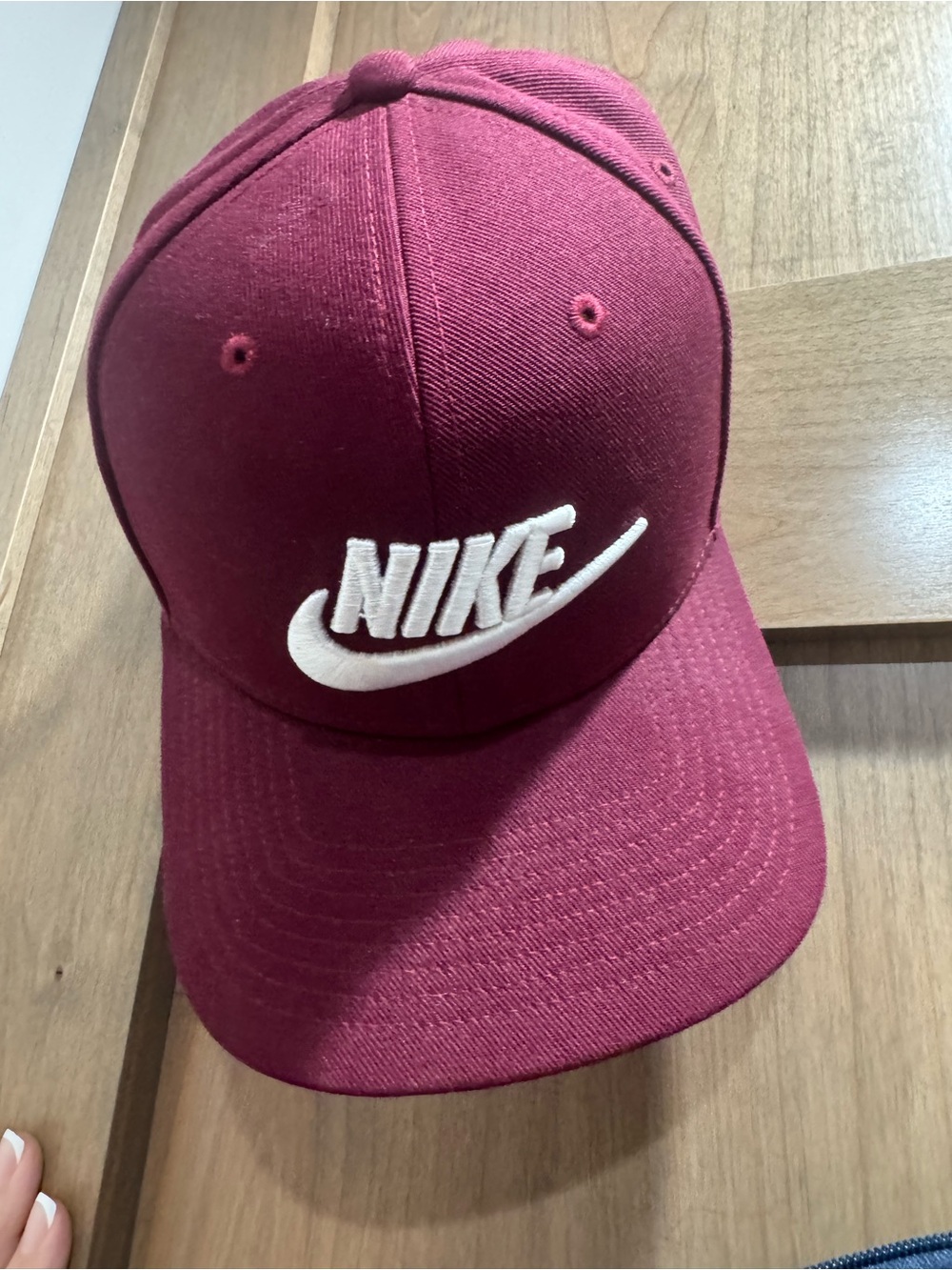 Nike Men’sMaroon Baseball Cap with White Logo